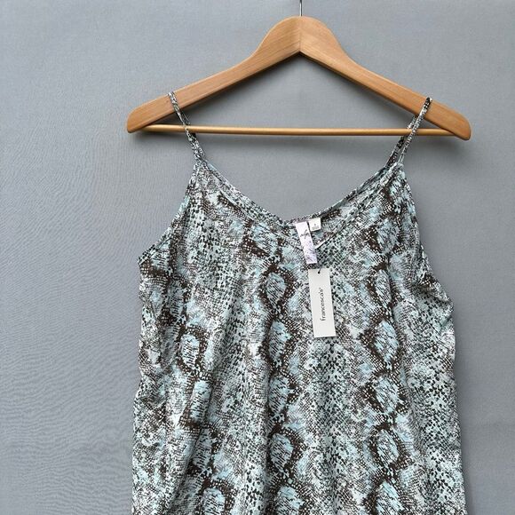 🎉5 for $45🎉 NWT Francescas Alya Top Tank Blouse Shirt Size S Animal Print - Picture 2 of 4